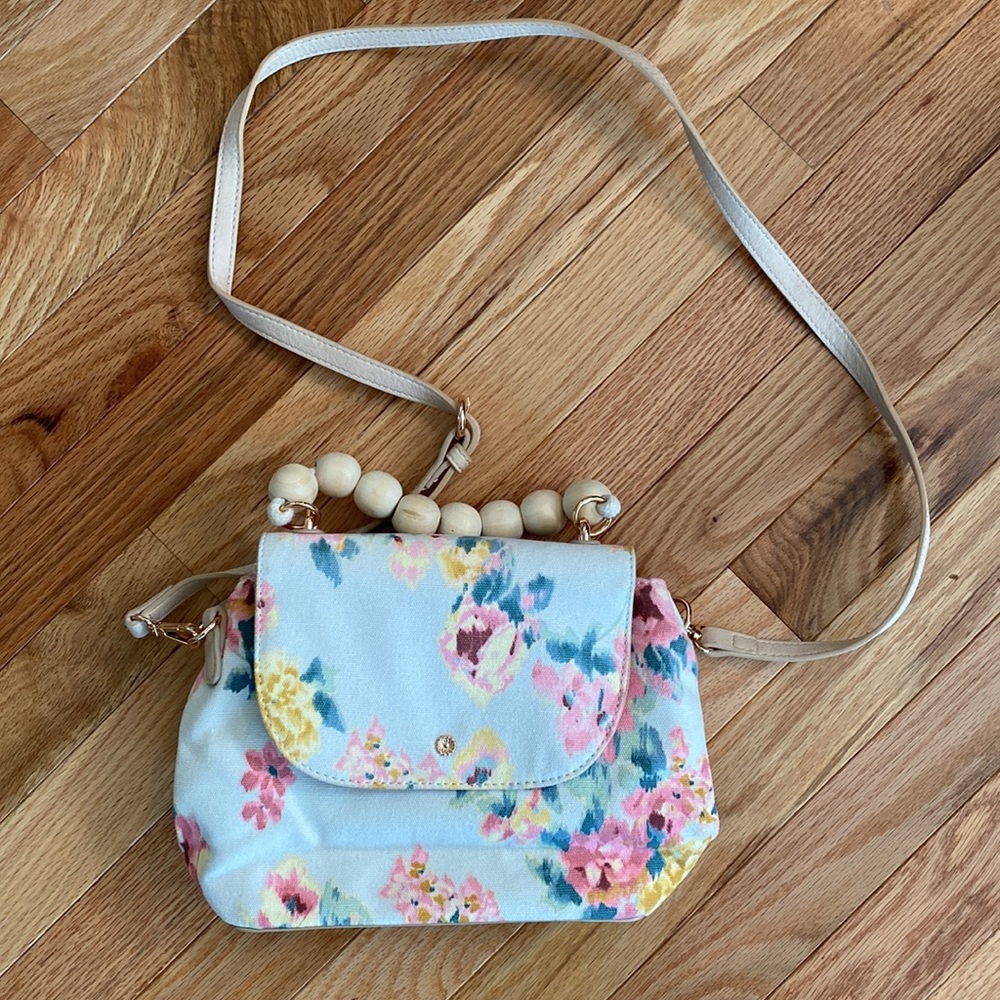 Cute Lauren Conrad crossbody bag with wooden handle